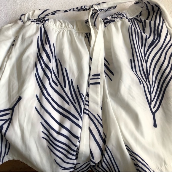 Patterned open front Robe size Medium - Picture 5 of 5